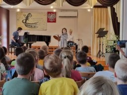 Rok szkolny 2021-2022 - 35. Z wizyta w szkole muzycznej